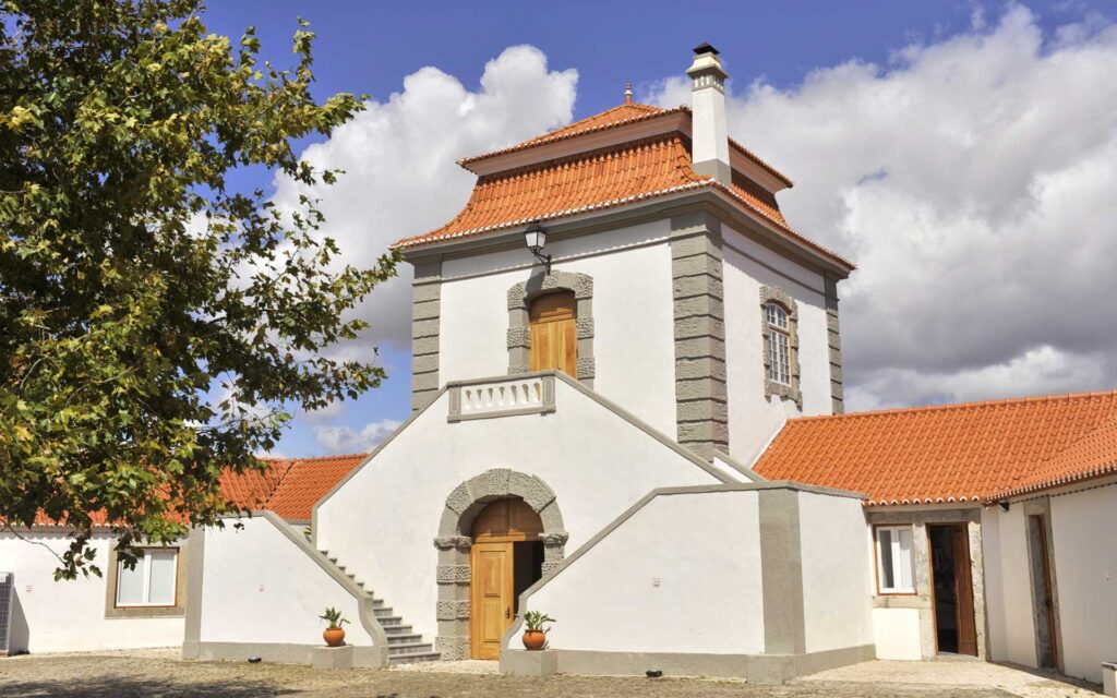 casal-da-manteiga-exterior-enoturismo-em-oeiras